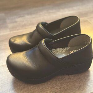 Black Leather Comfort Clogs – Slip On Work Shoes – EU 37 US 6 – Very Good Condit